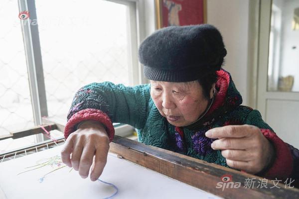 你知道藏族第一代专业导游是从哪里来的吗？